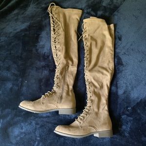 Tan Lace-Up Fall/Winter Boots! Size 8!!